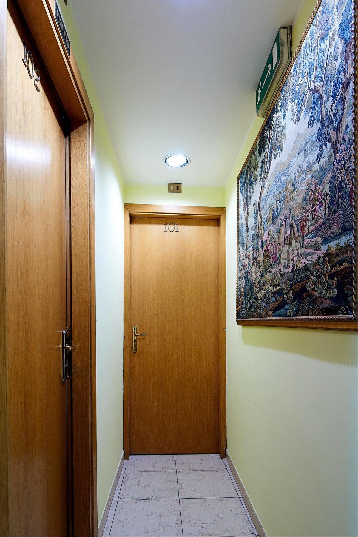 Nazional Rooms ローマ エクステリア 写真